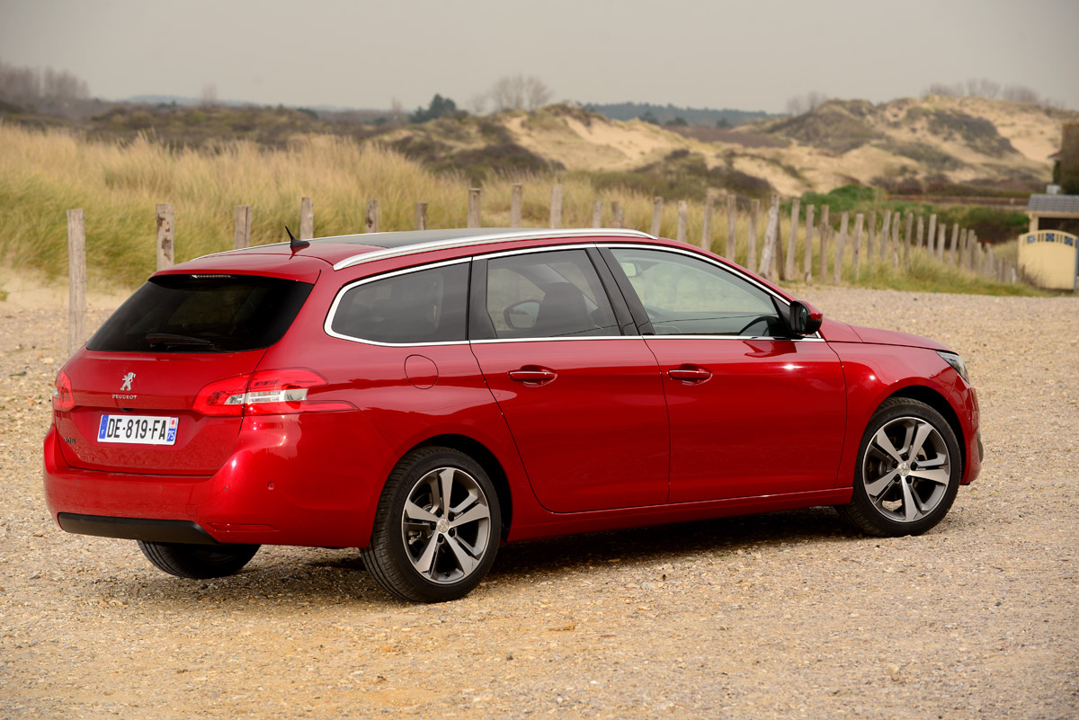 Peugeot 308 SW estate rear static