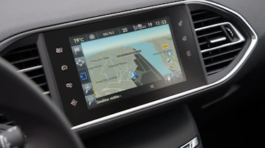 Peugeot 308 SW estate sat nav