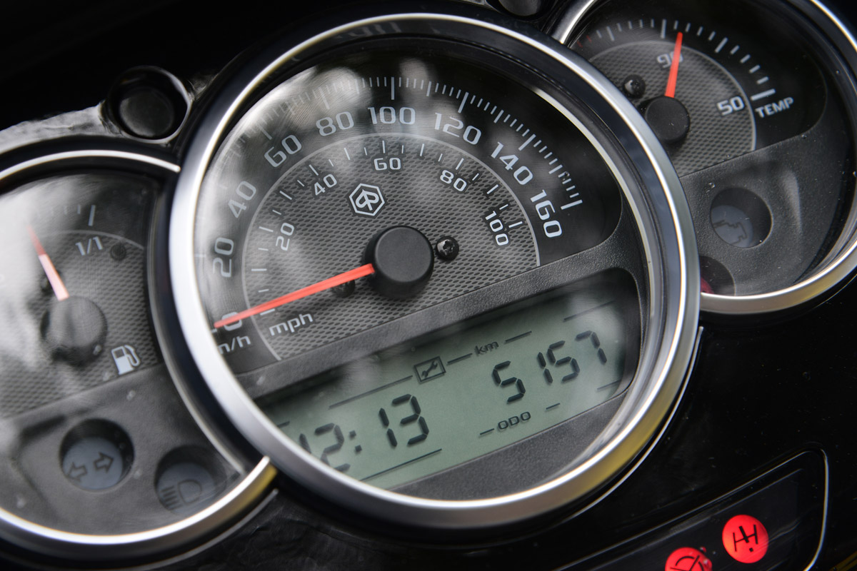 Piaggio MP3 Yourban 300 LT dials