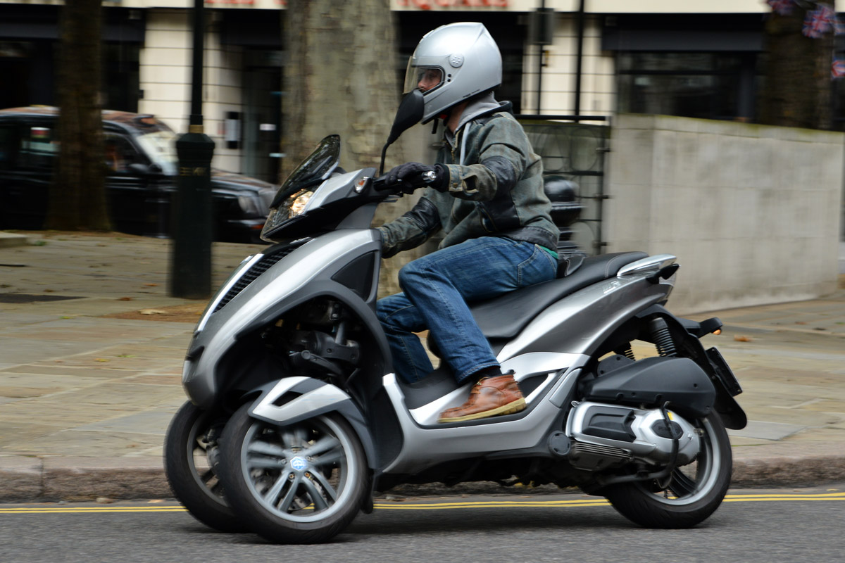Piaggio MP3 Yourban 300 LT panning