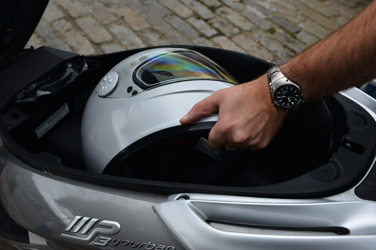Piaggio MP3 Yourban 300 LT storage
