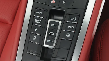 Porsche 911 Carrera 4S Cabriolet detail