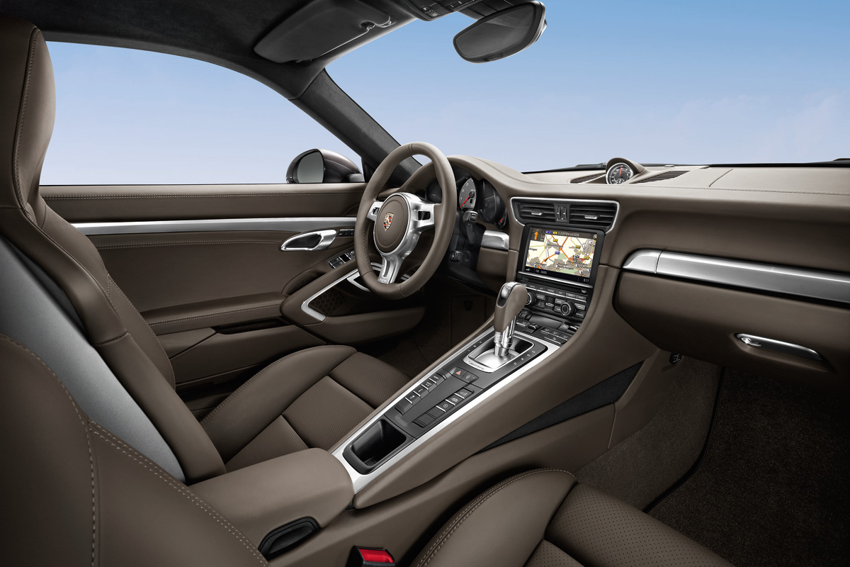 Porsche 911 Carrera 4S Coupe interior
