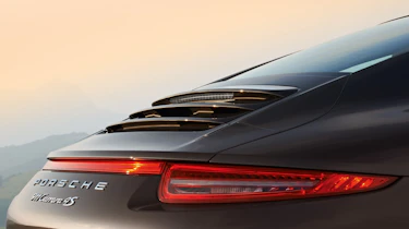 Porsche 911 Carrera 4S Coupe badge