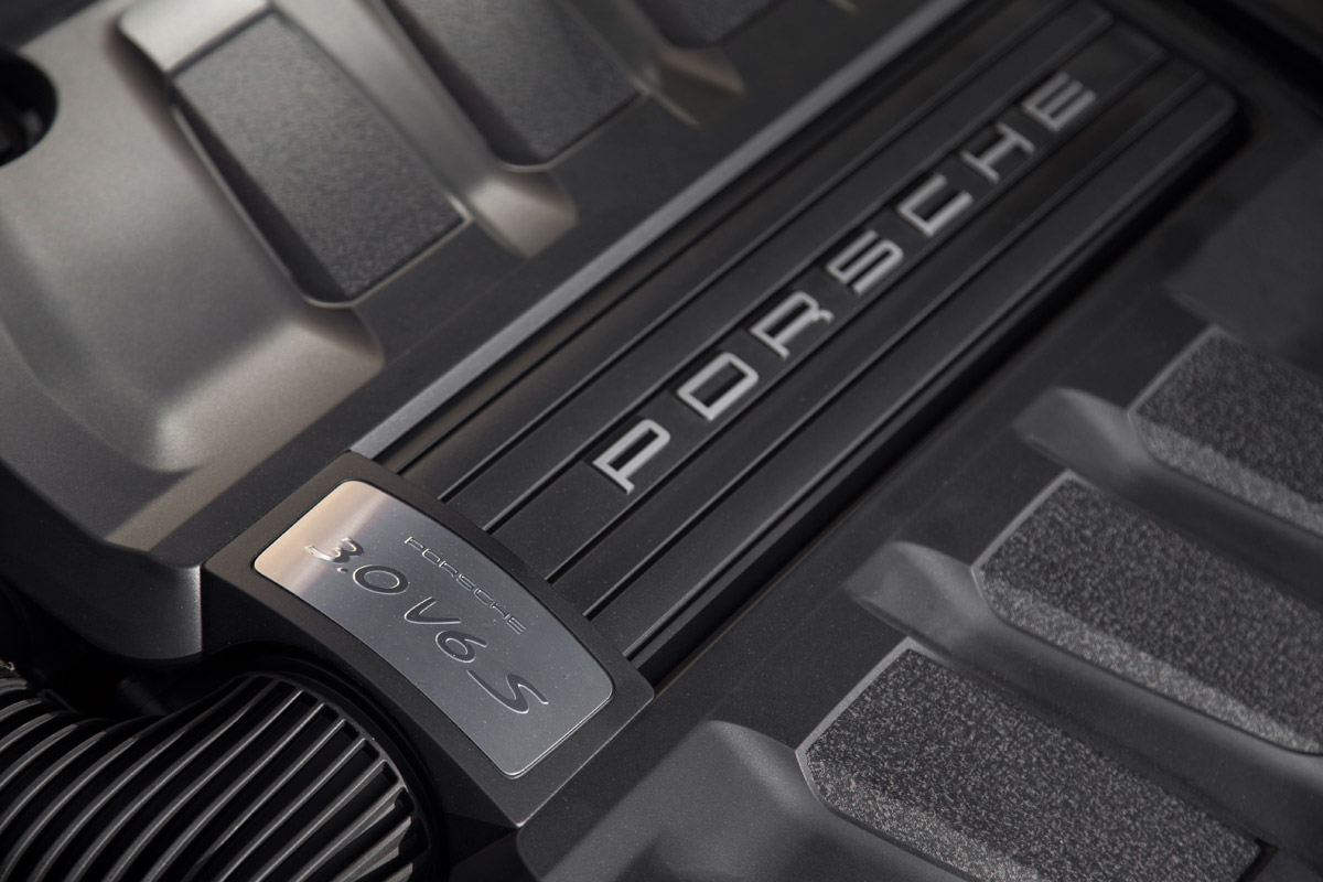 Porsche Panamera S badge