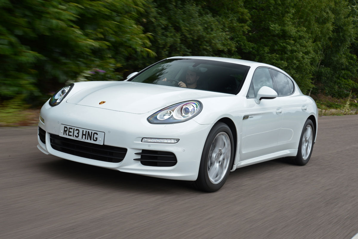Porsche Panamera Diesel front action