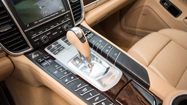 Porsche Panamera S gearknob