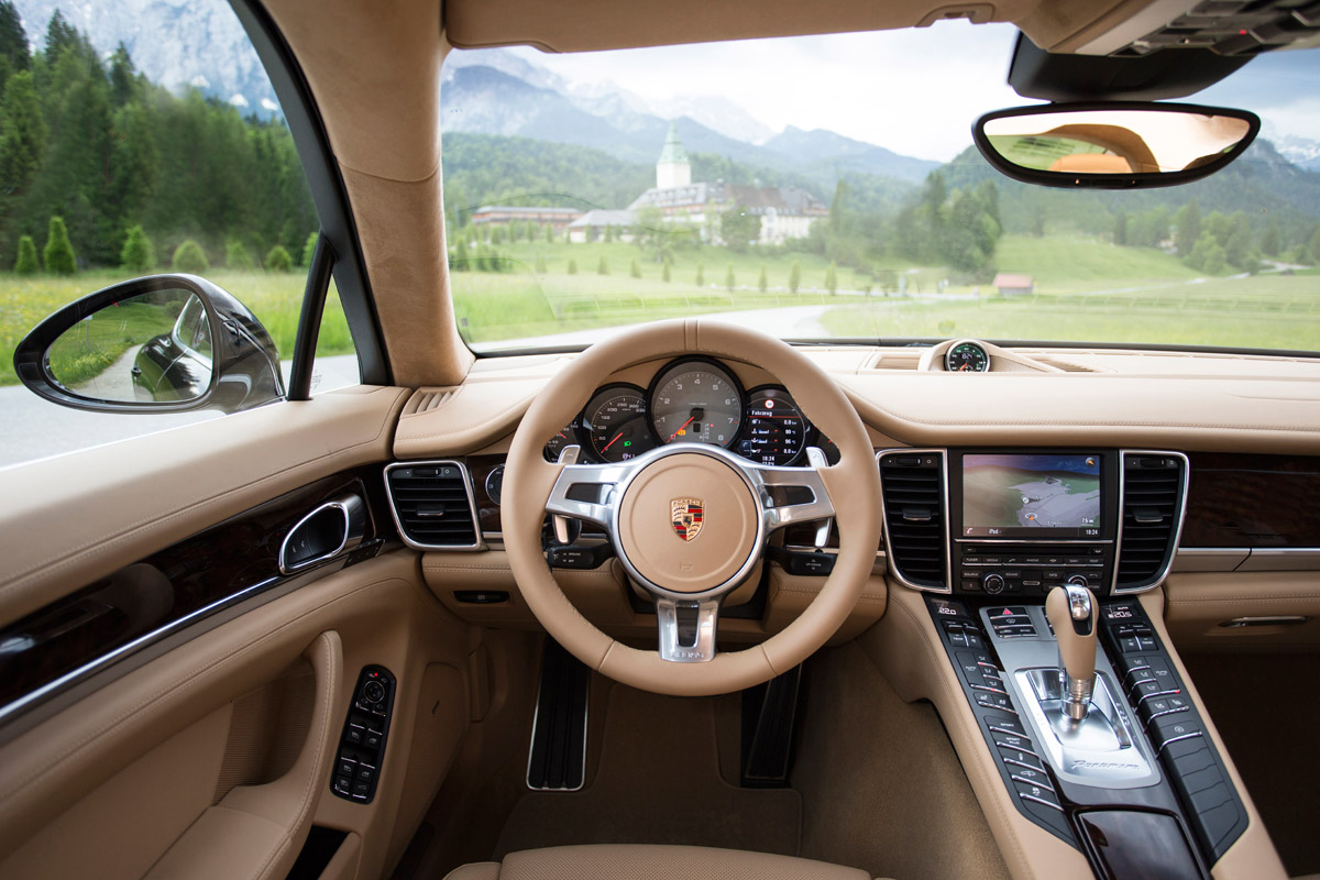 Porsche Panamera S interior