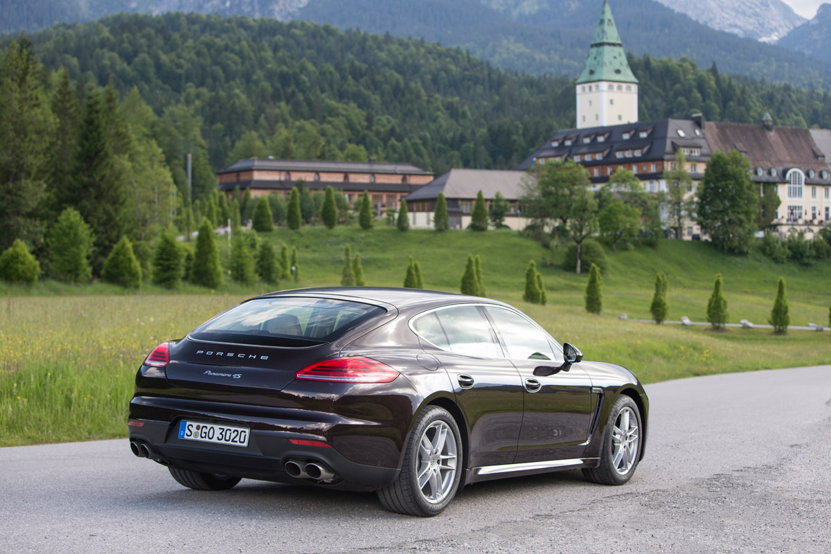 Porsche Panamera S rear