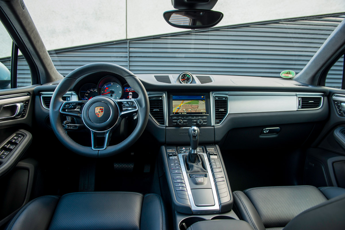 Porsche Macan S 2014 cabin