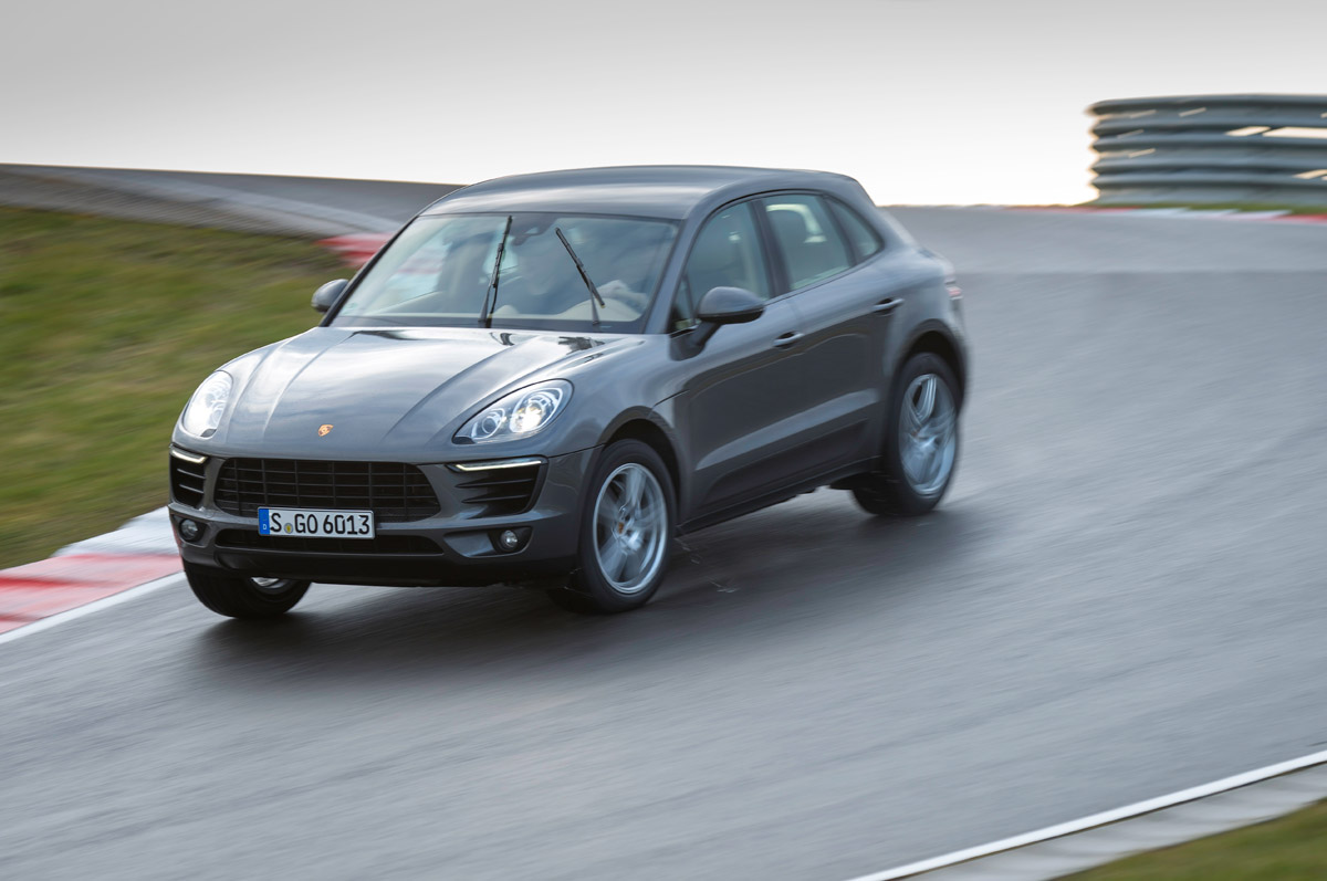 Porsche Macan S 2014 cornering