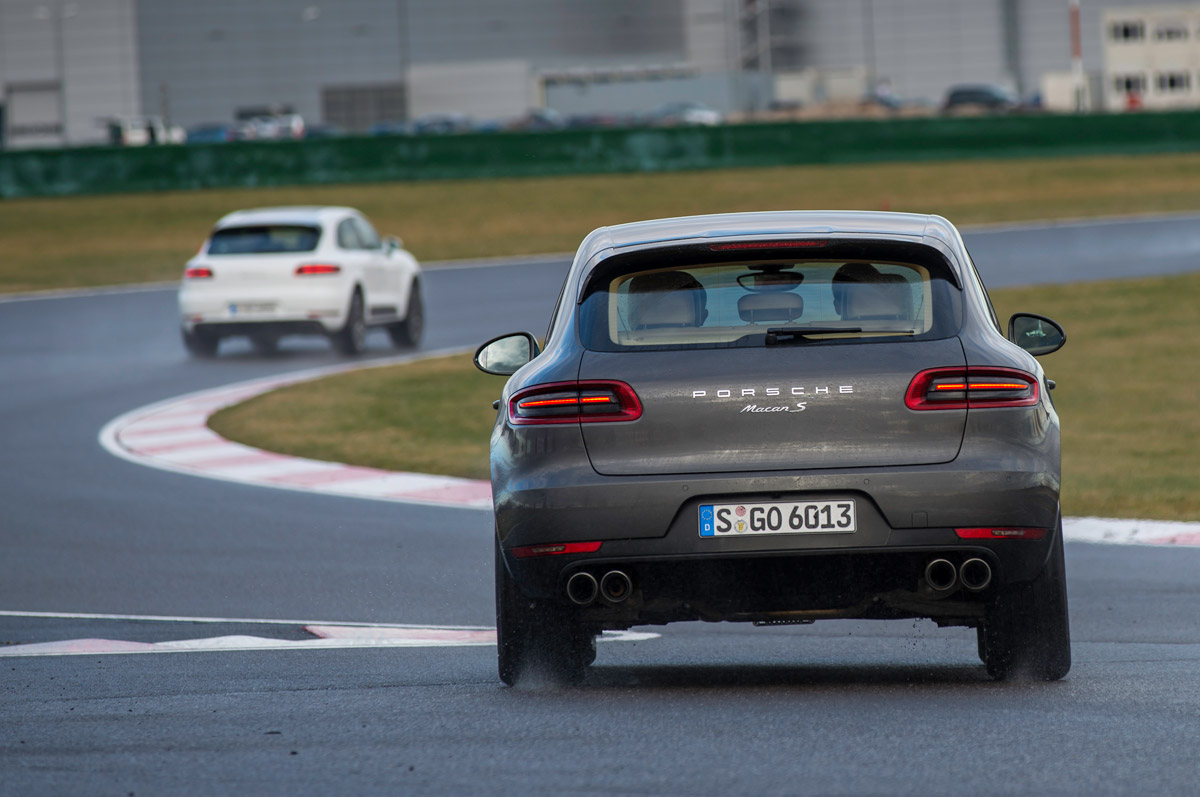 Porsche Macan S 2014 rear action