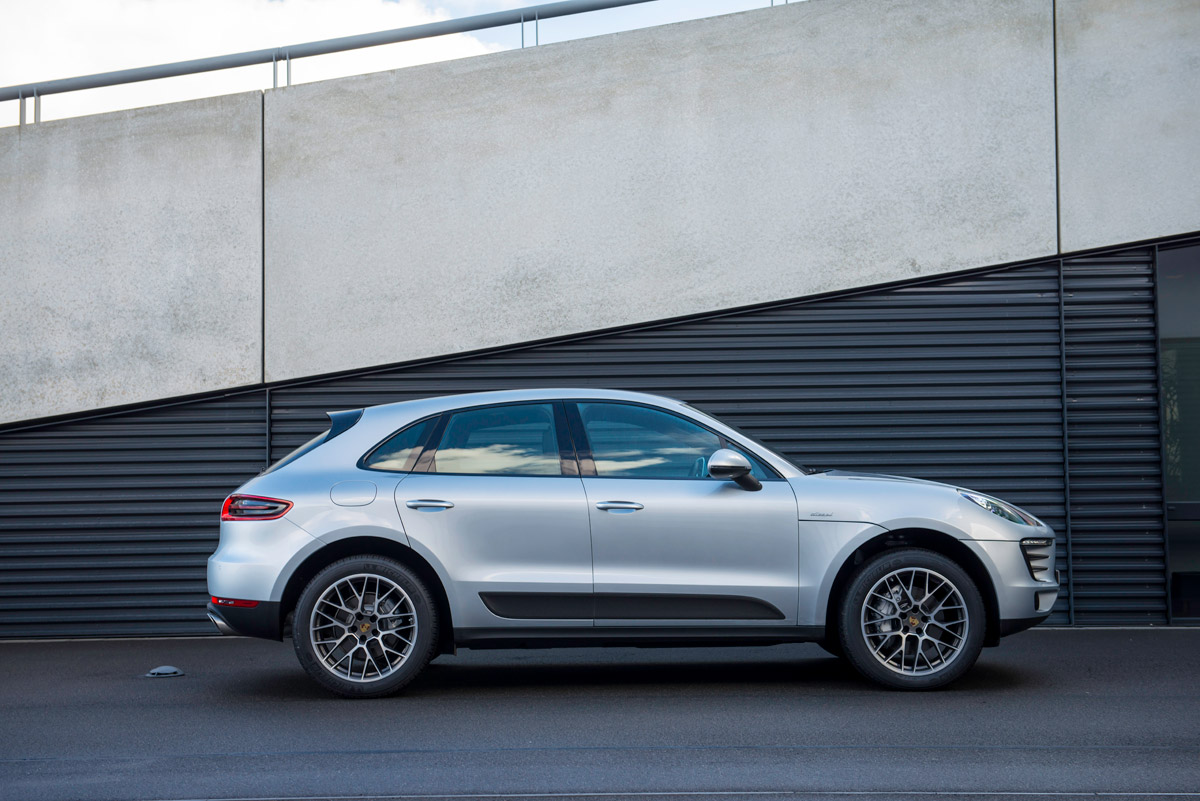 Porsche Macan S 2014 side static