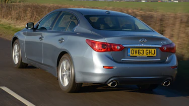 Infiniti Q50 rear tracking