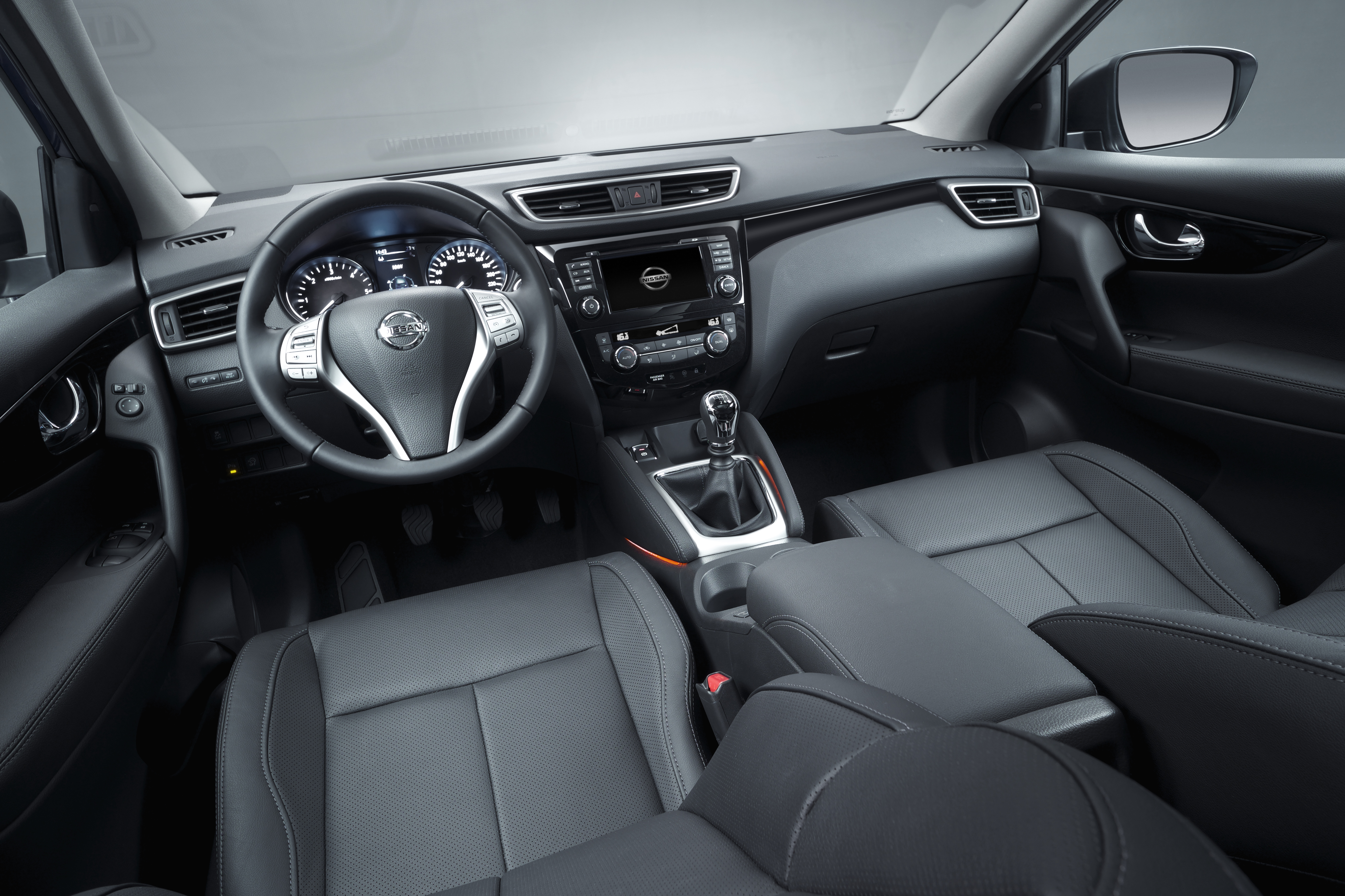 Nissan Qashqai 2014 interior 