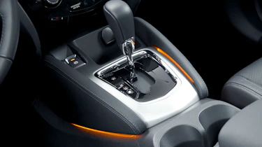 Nissan Qashqai 2014 gear stick