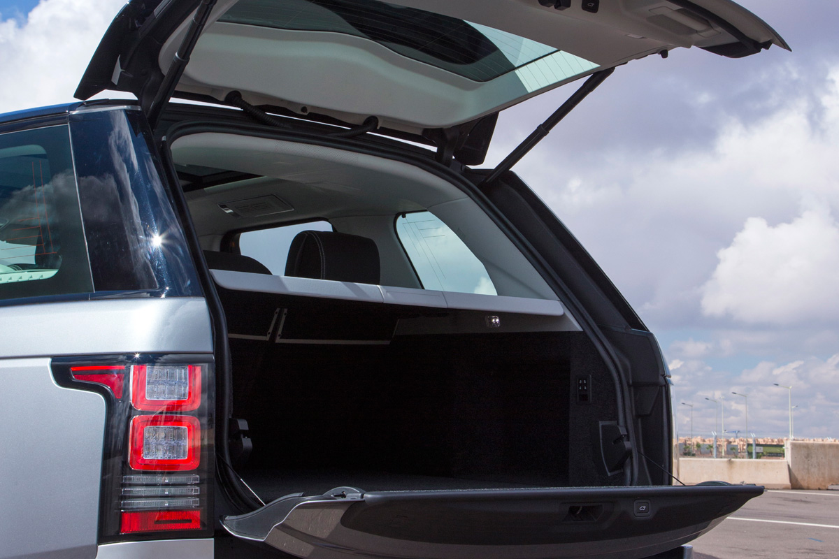 Range Rover 4.4 SDV8 boot