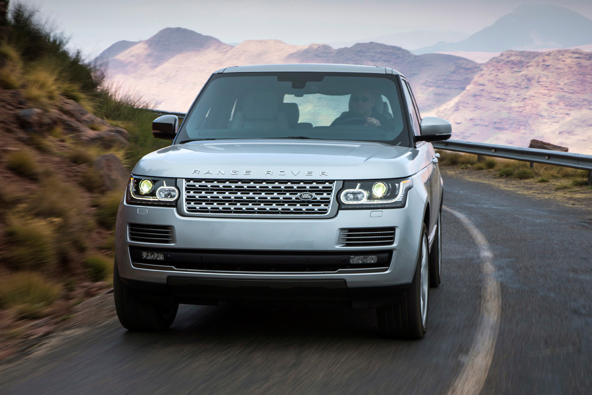 Range Rover 4.4 SDV8 front action