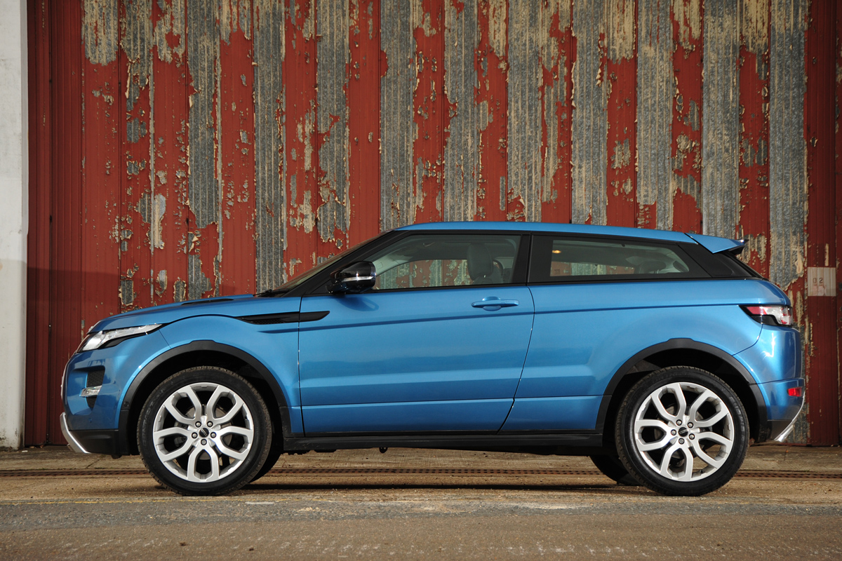 Range Rover Evoque Coupe side