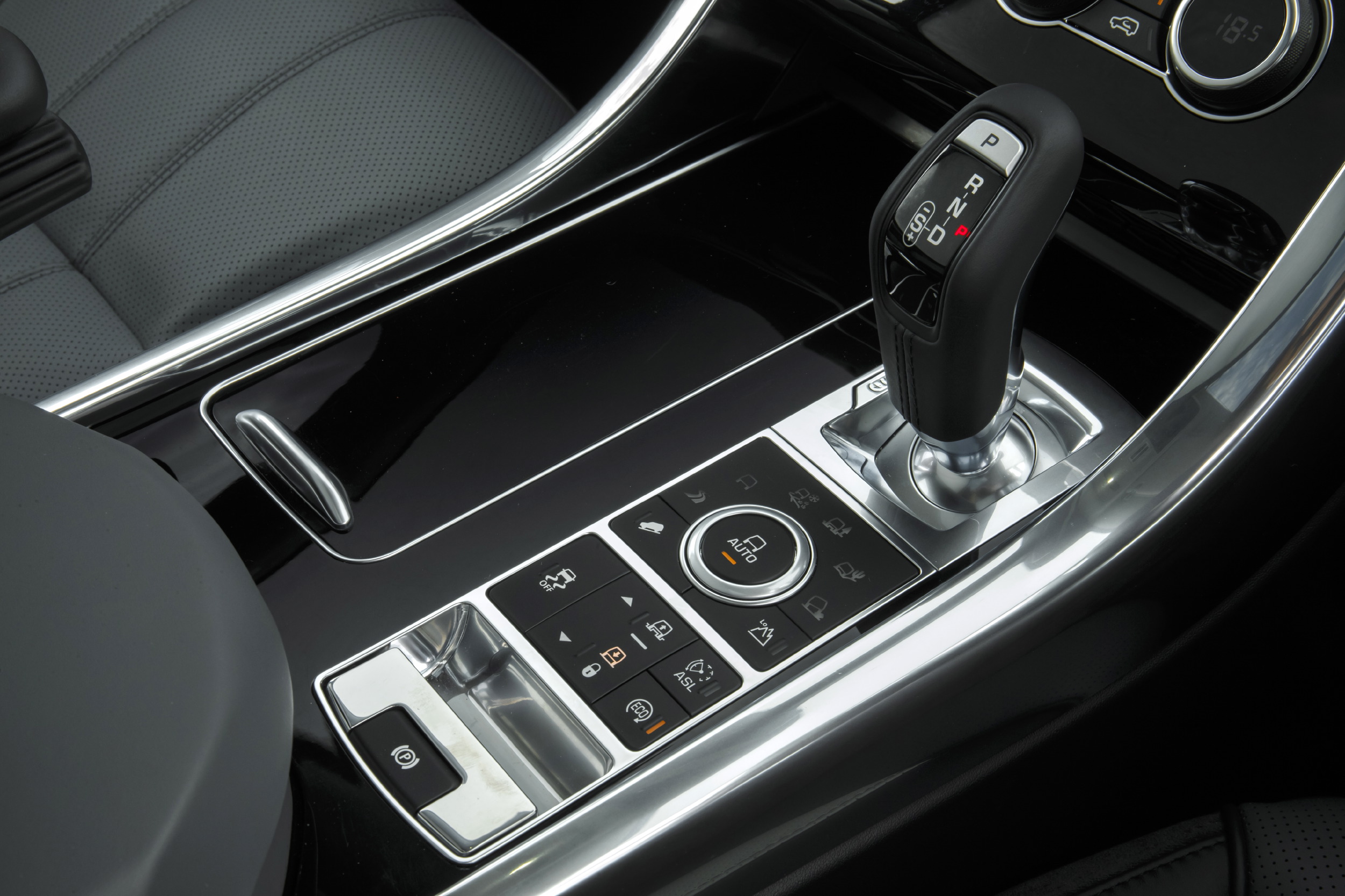 Range Rover Sport Supercharged gear stick