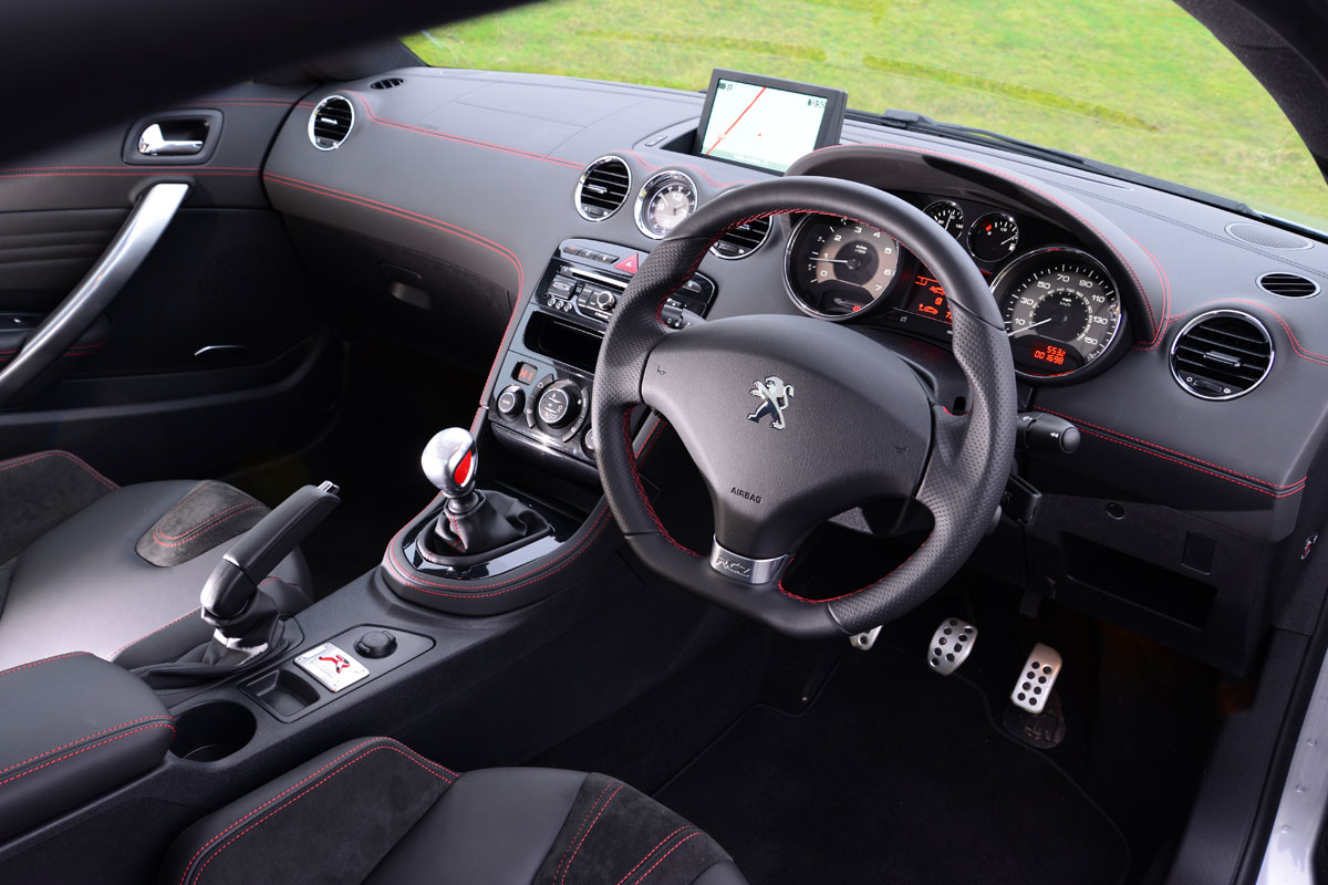 Peugeot RCZ R interior 