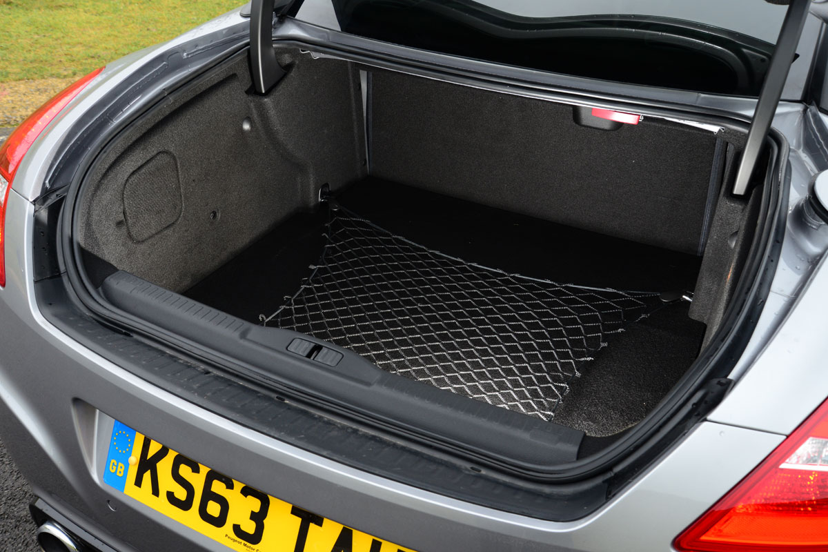 Peugeot RCZ R boot 