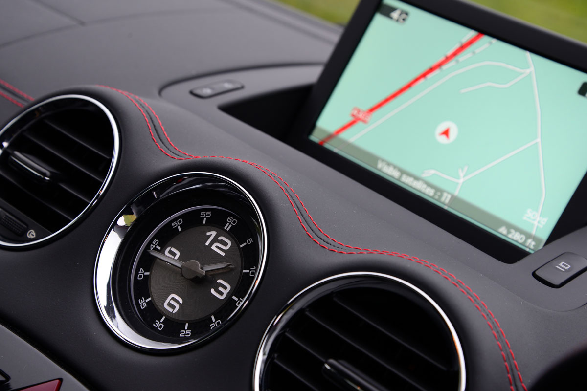 Peugeot RCZ R sat-nav
