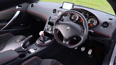 Peugeot RCZ R interior