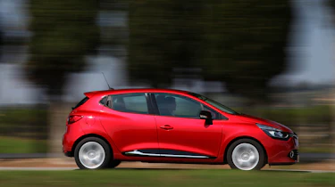 Renault Clio dCi 90 Dynamique S side