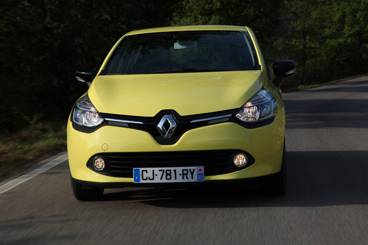 Renault Clio front action