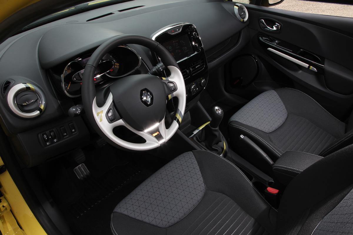 Renault Clio interior