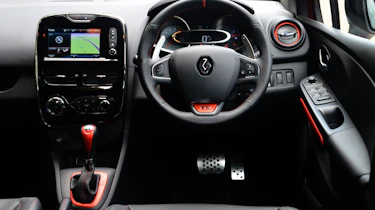 Renault Clio Renaultsport dashboard
