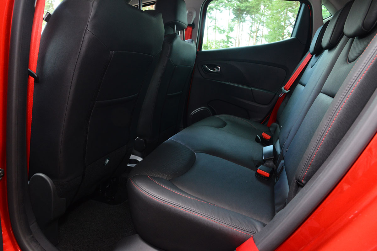 Renault Clio Renaultsport rear seats