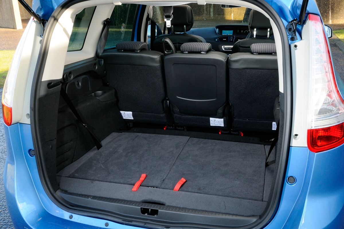 Renault Grand Scenic 1.5 dCi boot