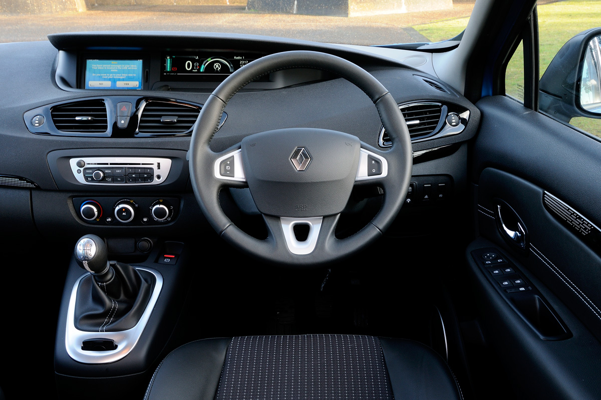 Renault Grand Scenic 1.5 dCi interior
