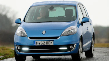 Renault Grand Scenic 1.5 dCi front cornering