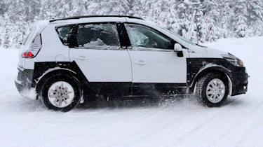 Renault Scenic crossover side