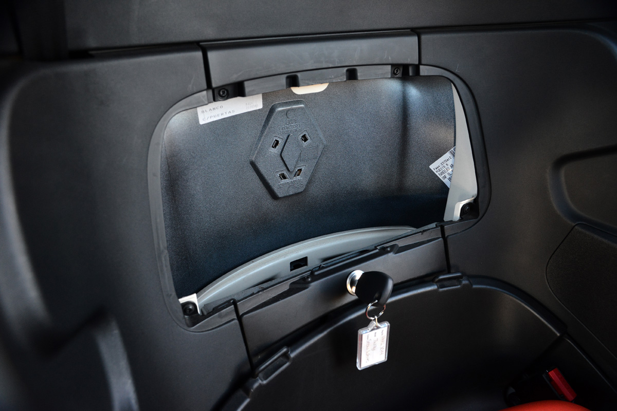 Renault Twizy Technic storage