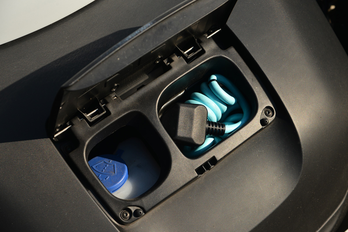 Renault Twizy Technic charging