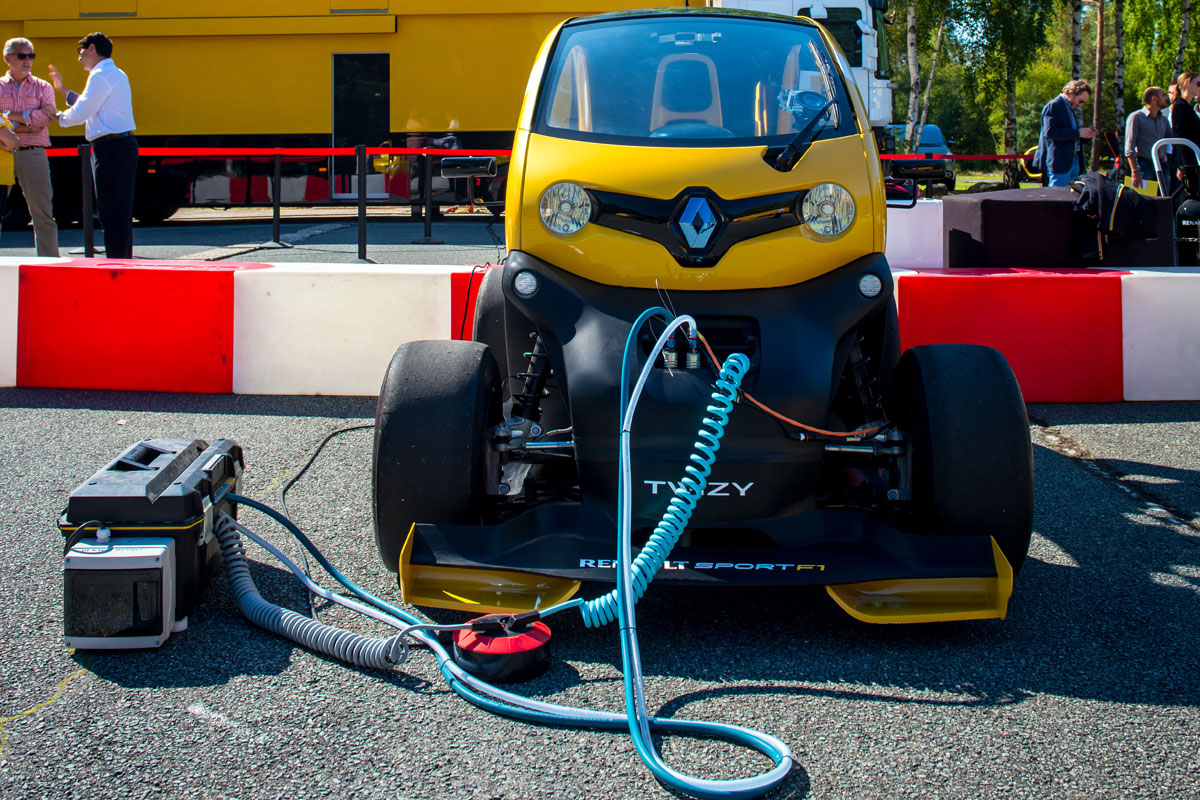 Renault Twizy F1 charging