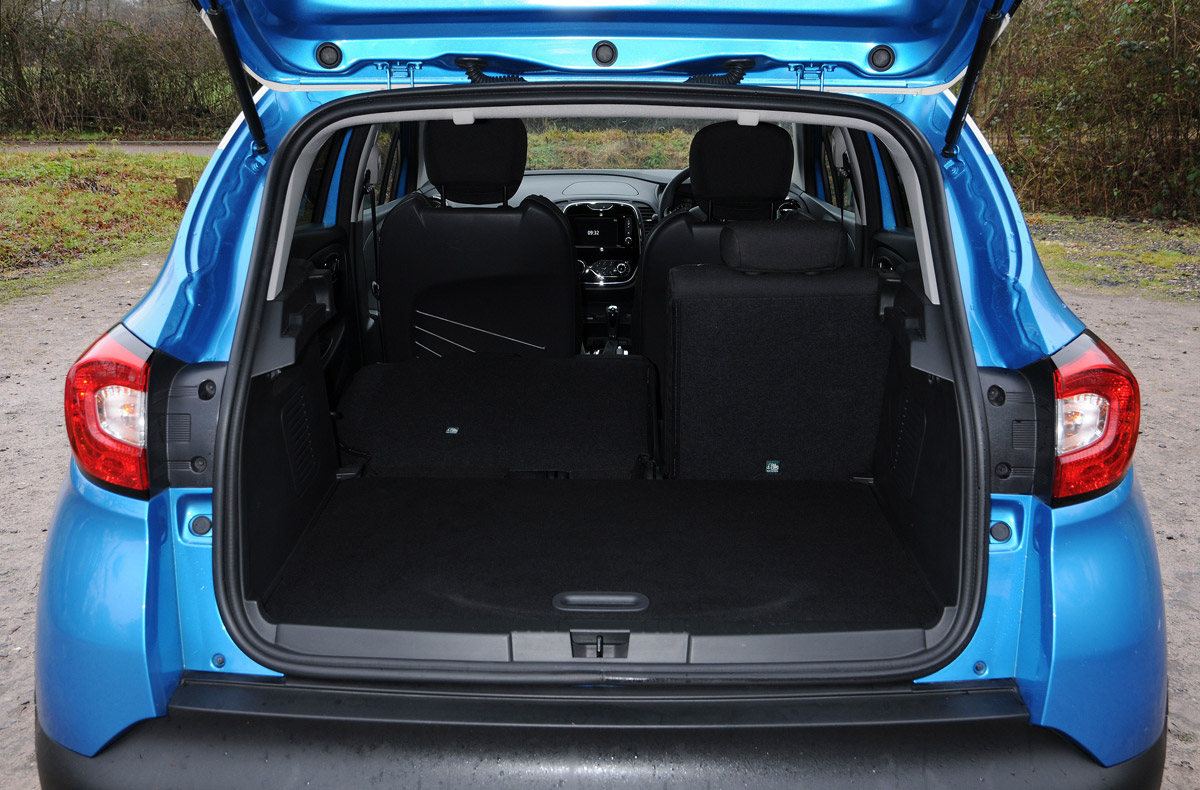Renault Captur automatic 2014 boot