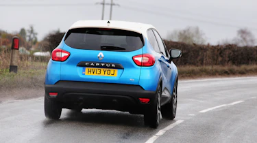 Renault Captur automatic 2014 rear action