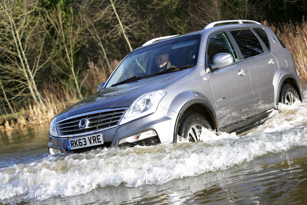 SsangYong Rexton W off-road