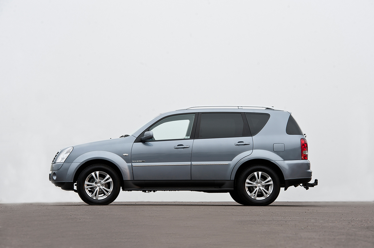 SsangYong Rexton CS left side