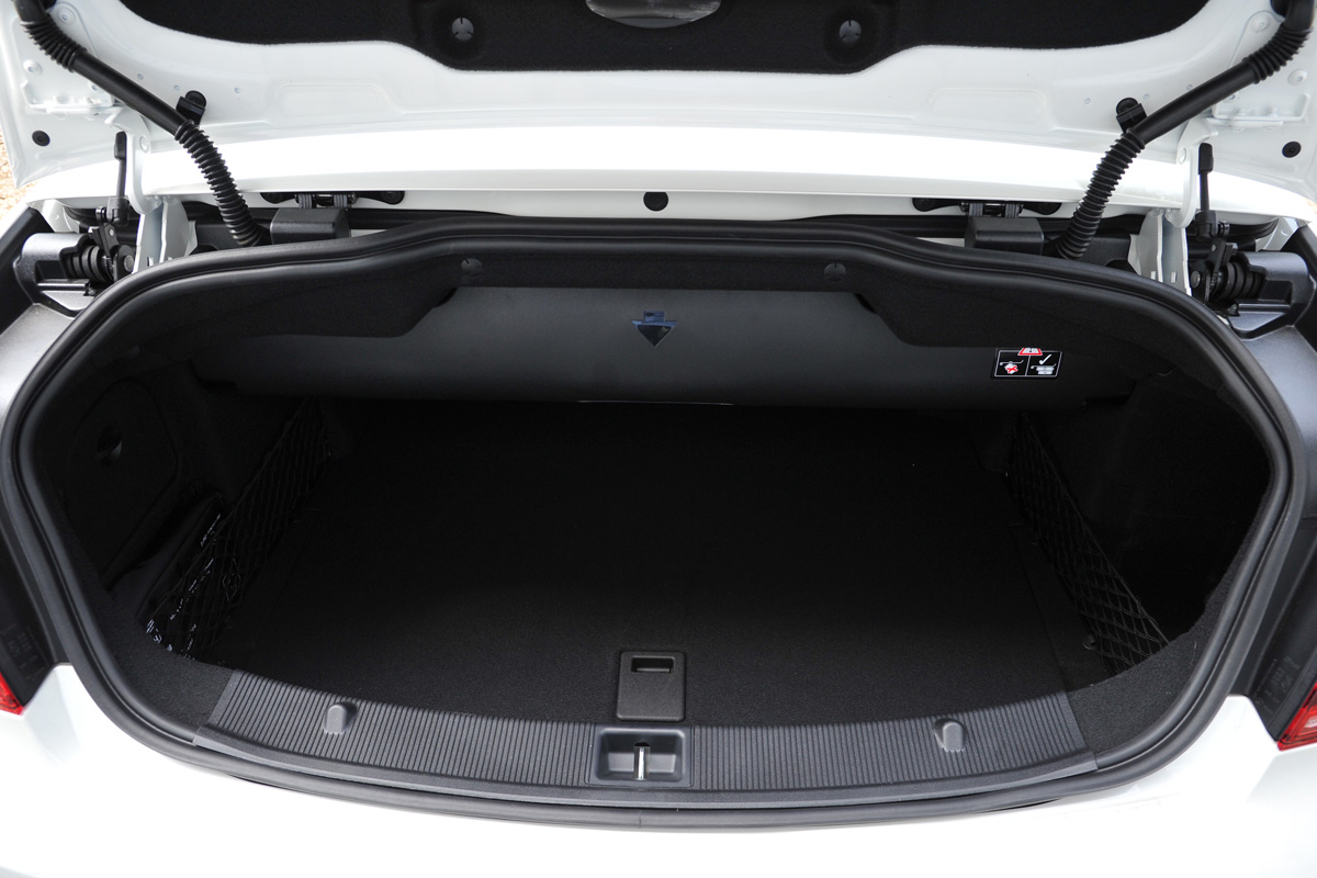 Mercedes E-Class boot