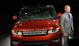 Range Rover Sport front cornering
