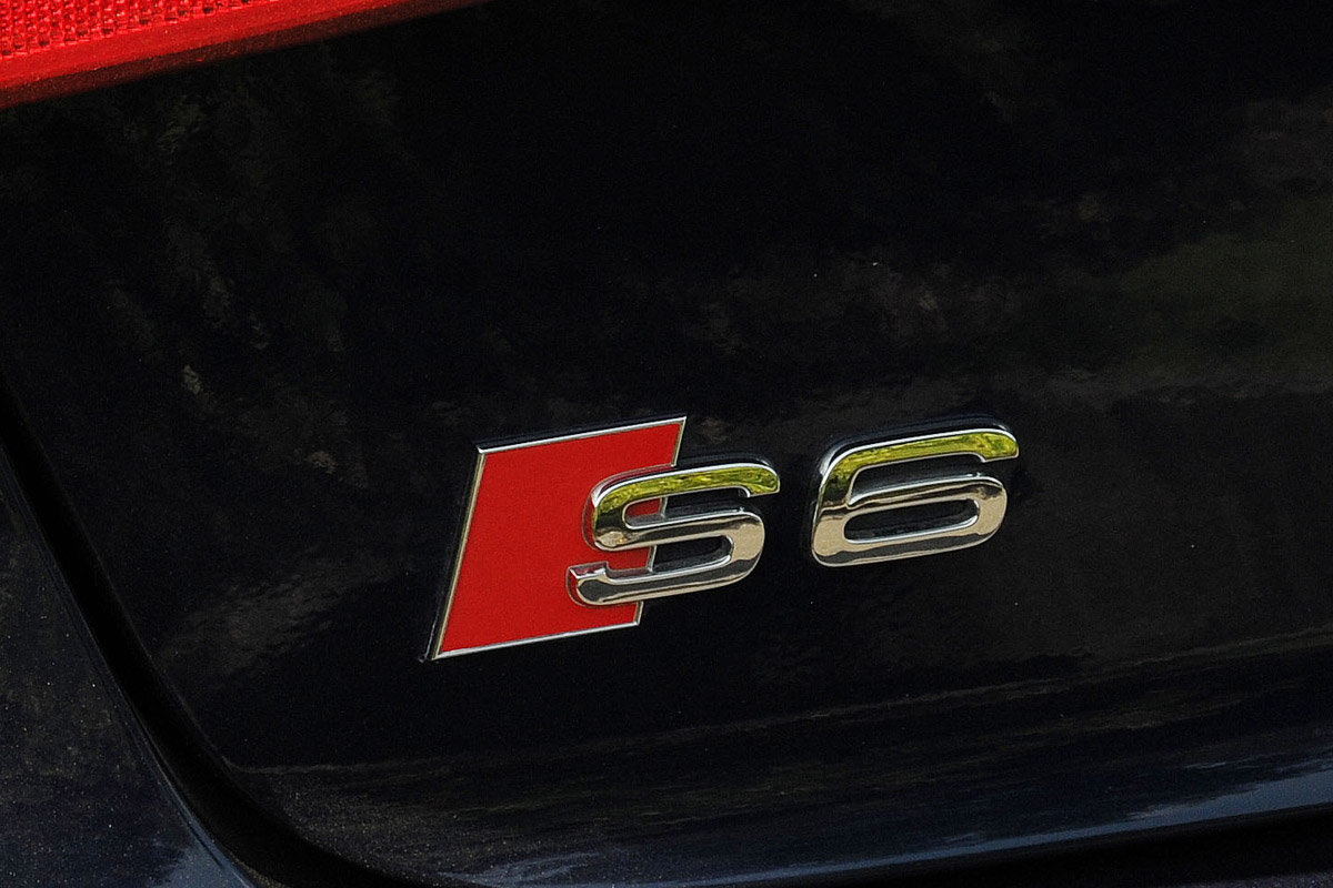 Audi S6 badge