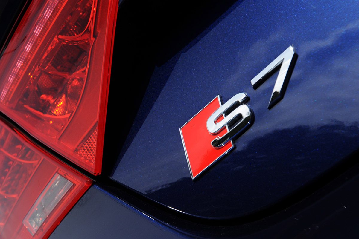 Audi S7 badge