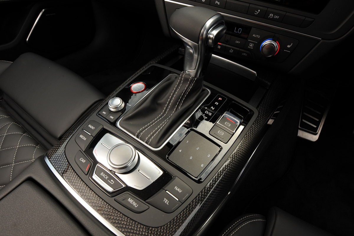 Audi S7 gear stick detail