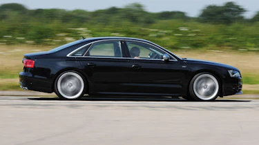 Audi S8 panning